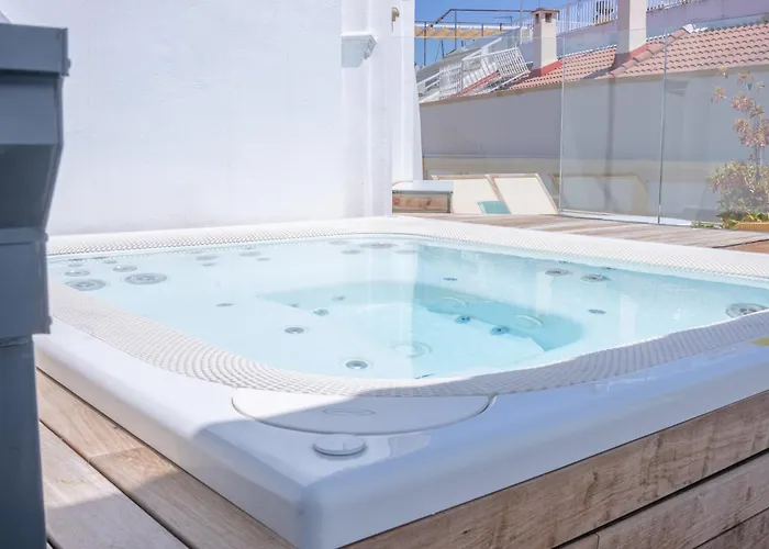 The Honest Hotel & Apartments