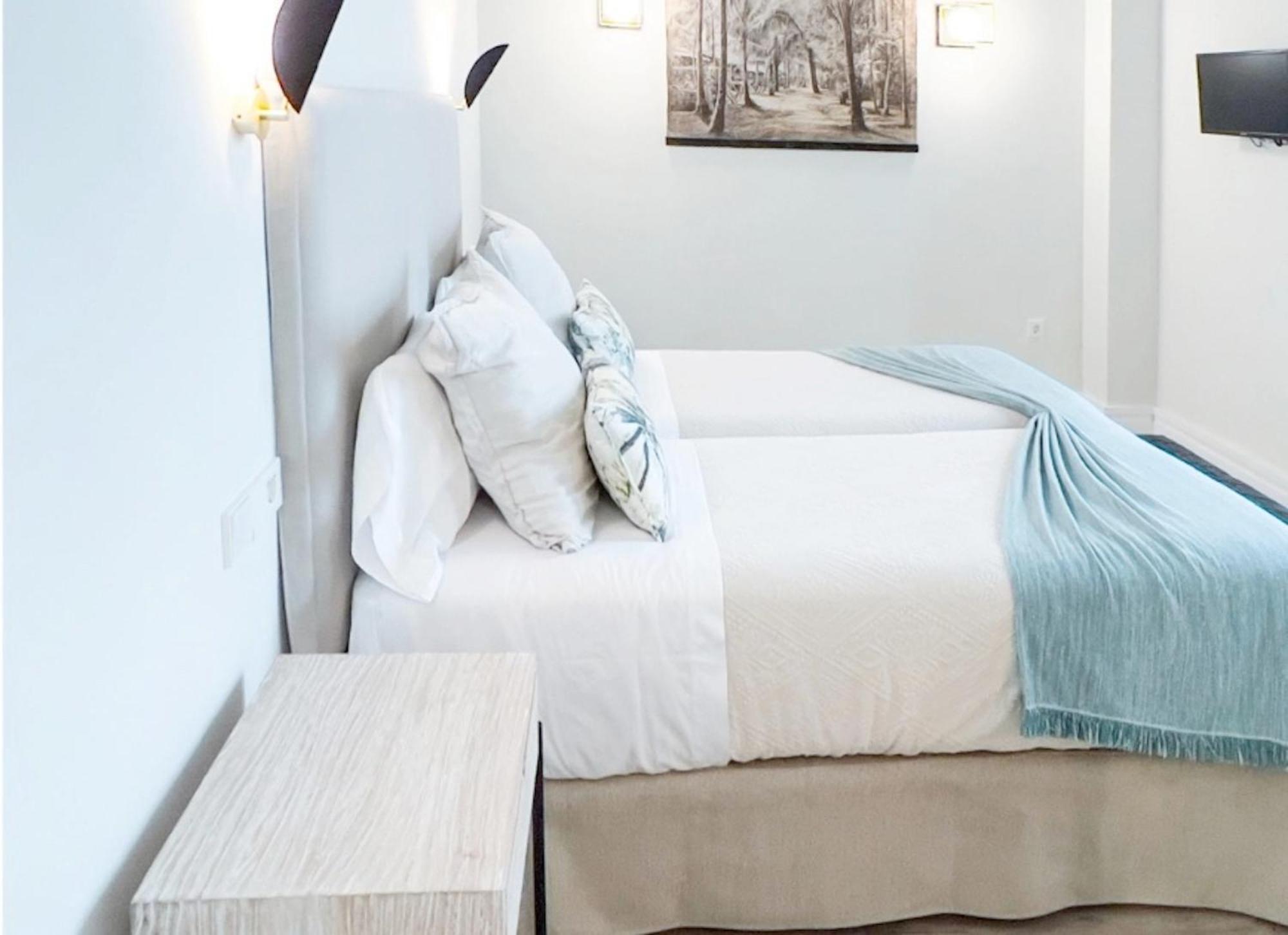 The Honest & Hotel 4*