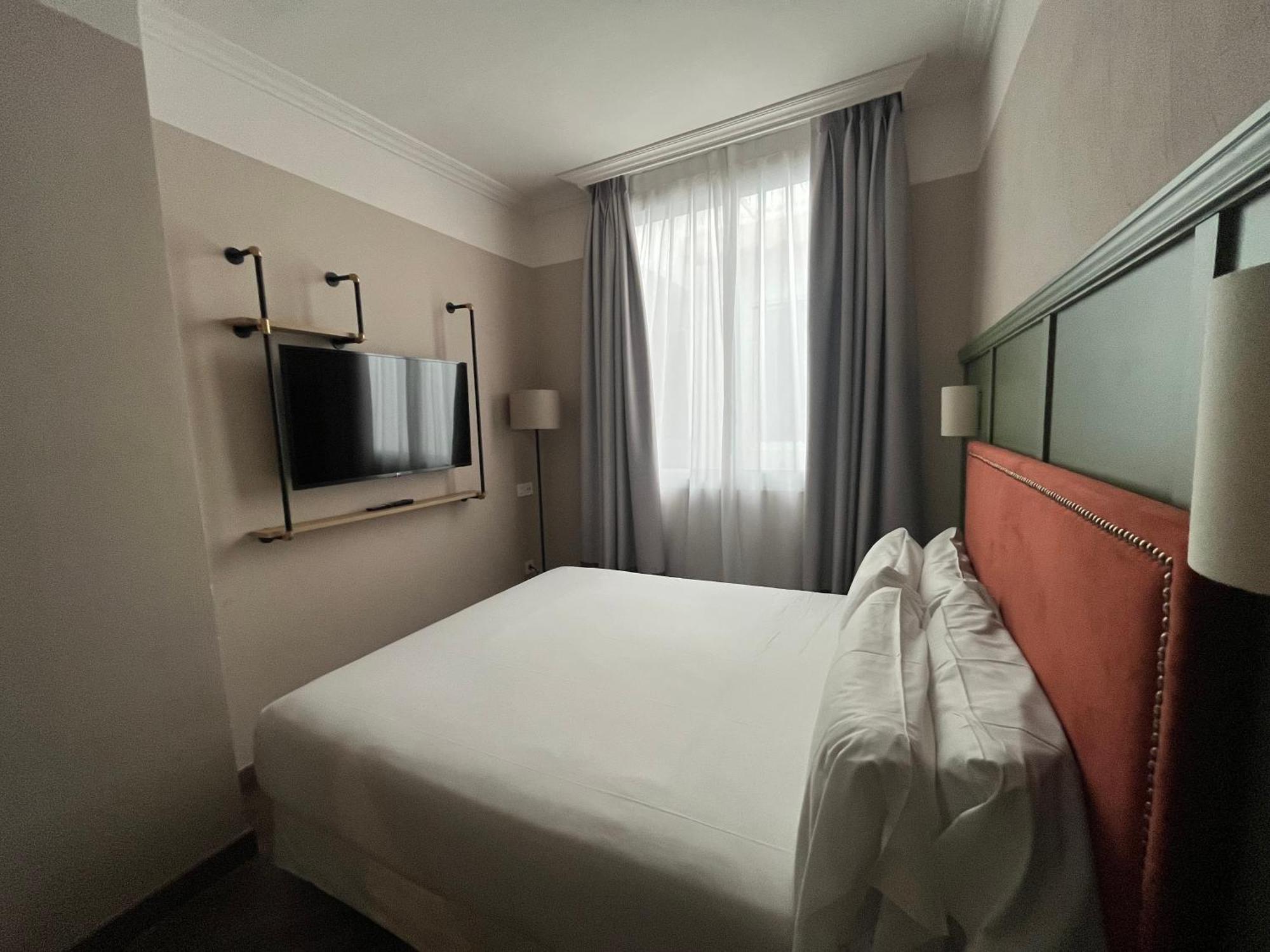 The Honest & Hotel 4*