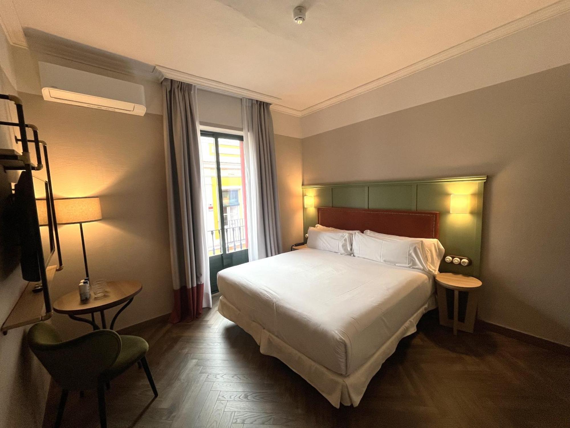 The Honest & Hotel 4*