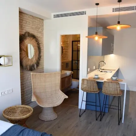 The Honest Hotel & Apartments Sevilla Exterior photo