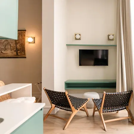 The Honest Hotel & Apartments Seville Room photo