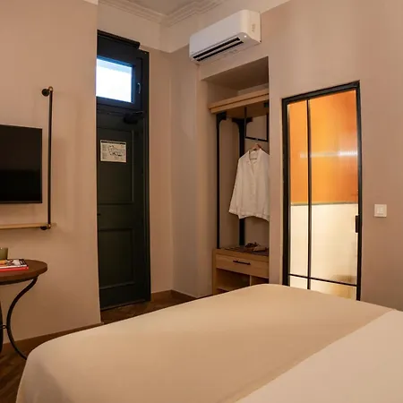 The Honest Hotel & Apartments Seville Room photo