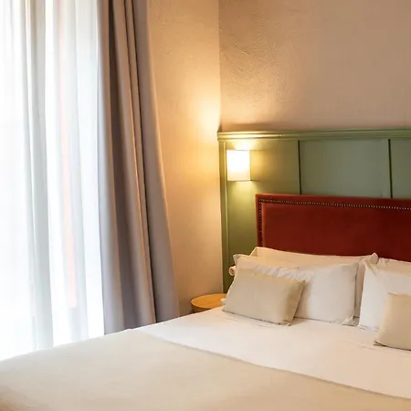 The Honest Hotel & Apartments Seville Room photo