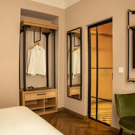 The Honest Hotel & Apartments Seville Room photo