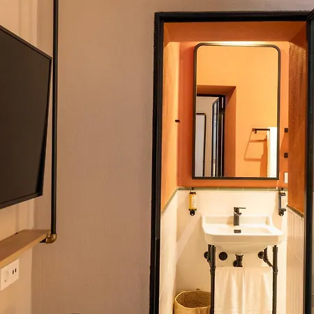 The Honest Hotel & Apartments Seville Room photo