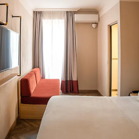 The Honest Hotel & Apartments Seville Exterior photo