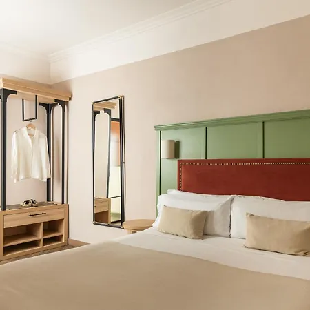 The Honest Hotel & Apartments Seville Exterior photo