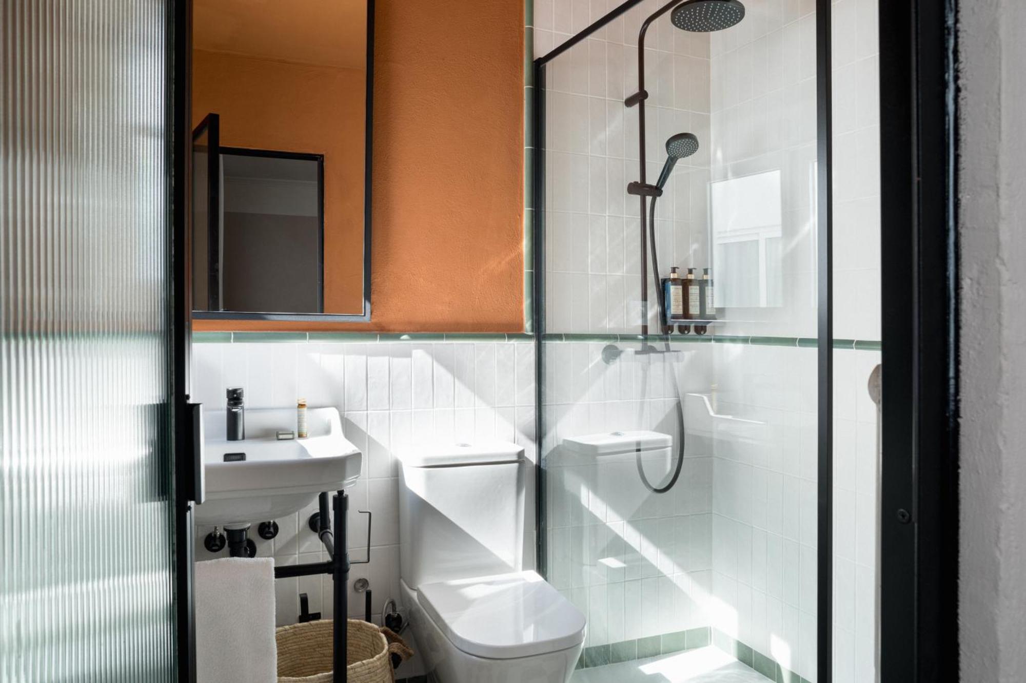 The Honest & Hotel 4*