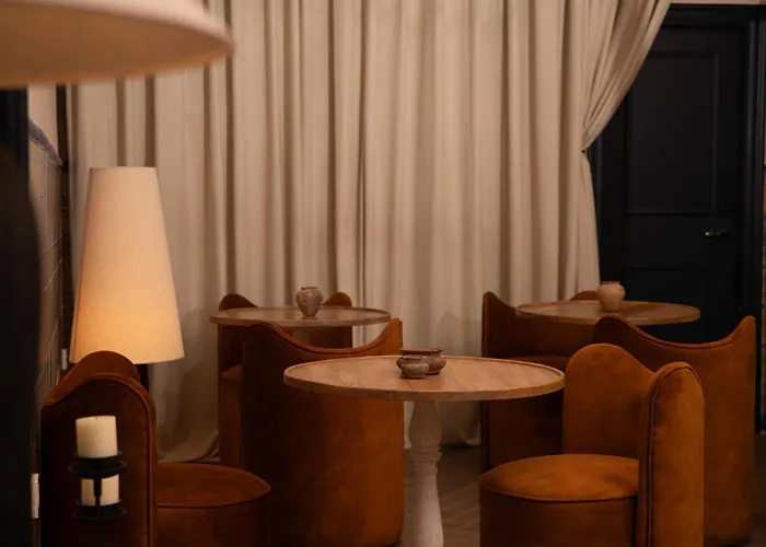 The Honest Hotel & Apartments