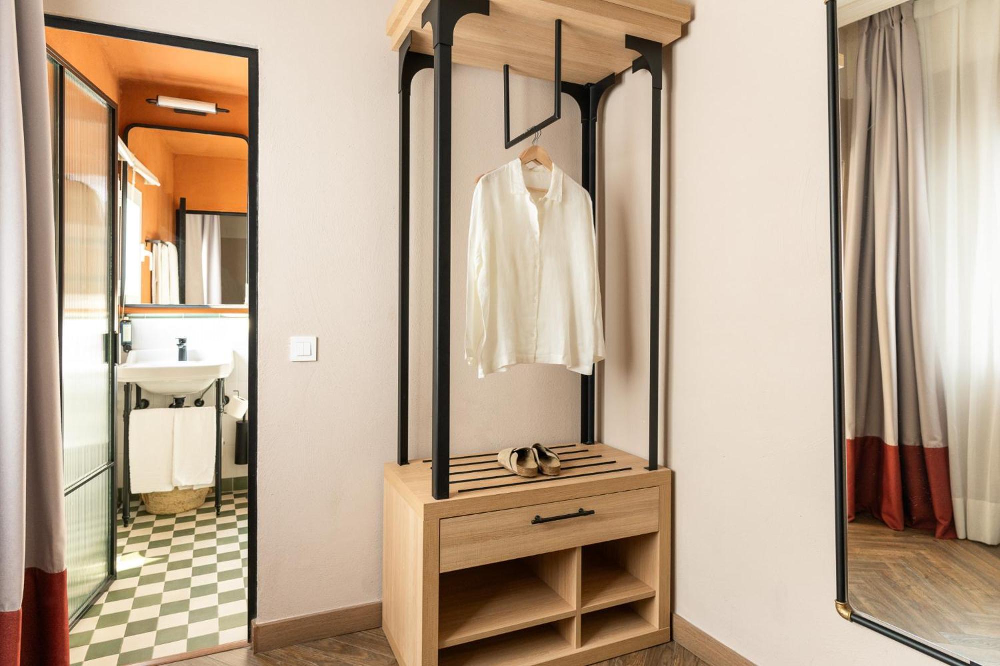 Hotel The Honest & 3*